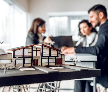 Intermediazioni immobiliari residenziali e commerciali